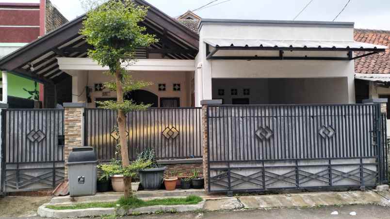 dijual rumah komplek cibiru indah bandung