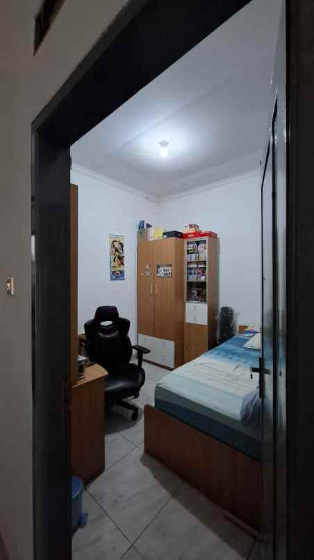 dijual rumah komplek ciwaruga