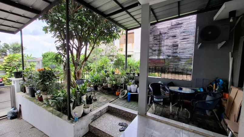 dijual rumah komplek ciwaruga