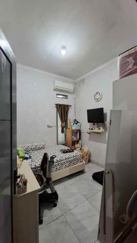 dijual rumah komplek ciwaruga