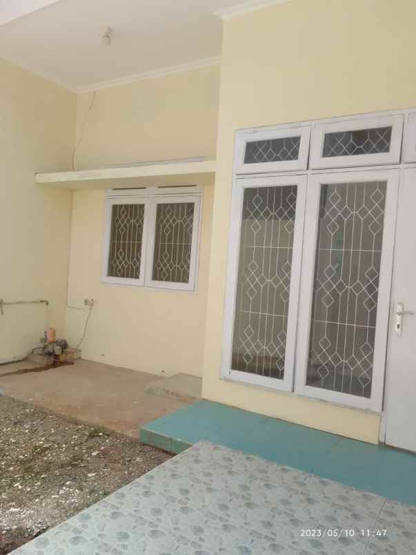 dijual rumah komplek duta harapan