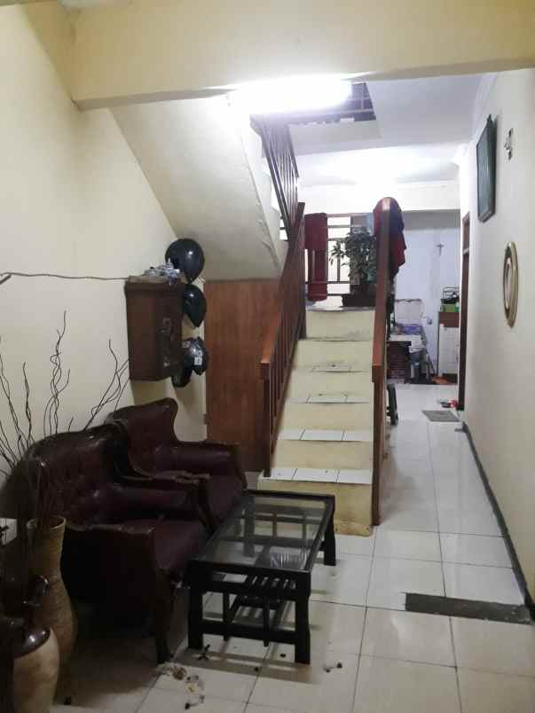 dijual rumah komplek graha bukit raya 3