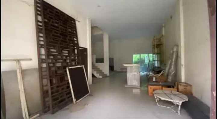 dijual rumah komplek graha metropolitan