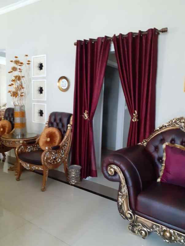 dijual rumah komplek graha puspa