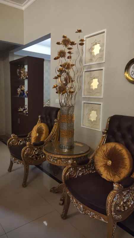 dijual rumah komplek graha puspa