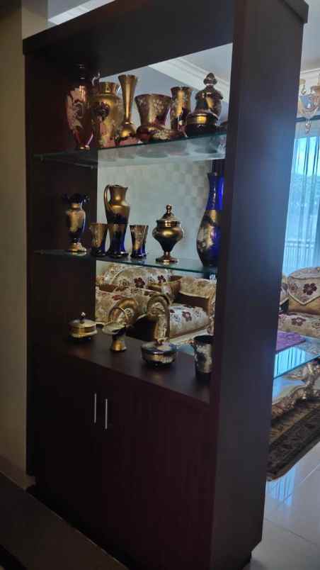 dijual rumah komplek graha puspa