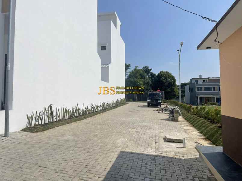 dijual rumah komplek green park type