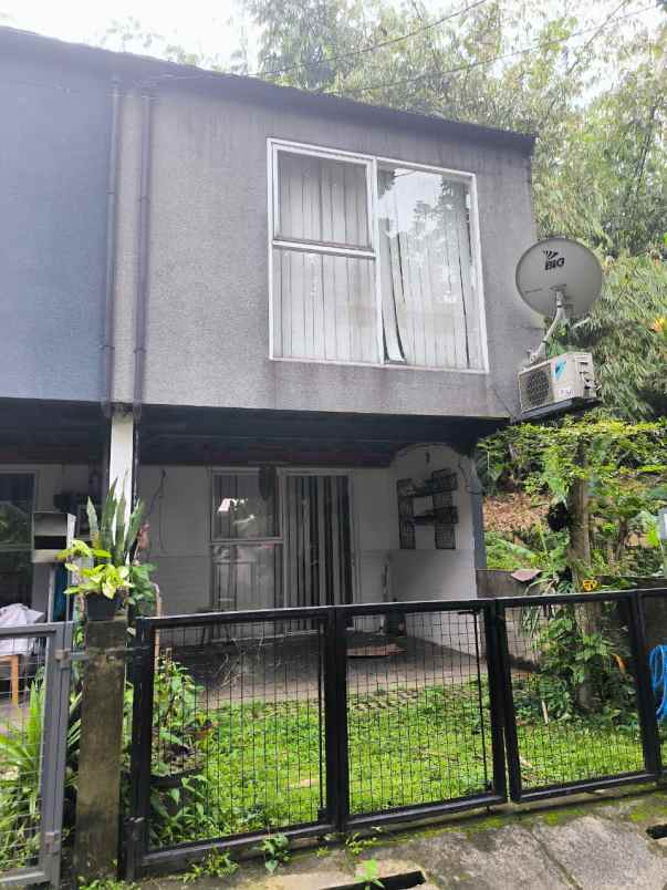 dijual rumah komplek griya cikutra