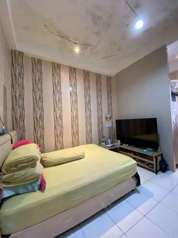 dijual rumah komplek griya pratama asri