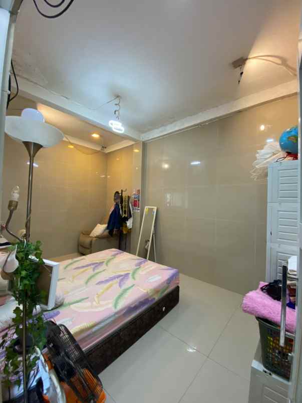 dijual rumah komplek griya pratama asri