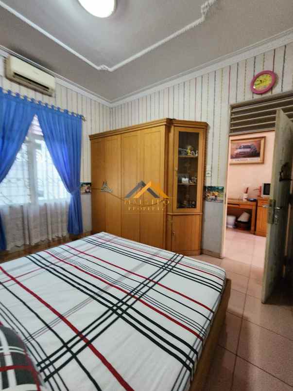 dijual rumah komplek griya riatur jl t