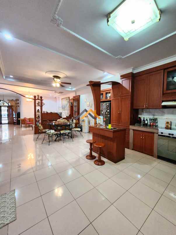 dijual rumah komplek griya riatur jl t