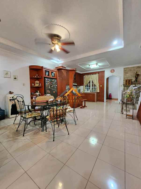 dijual rumah komplek griya riatur jl t