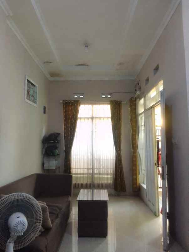dijual rumah komplek pakusarakan cipageran