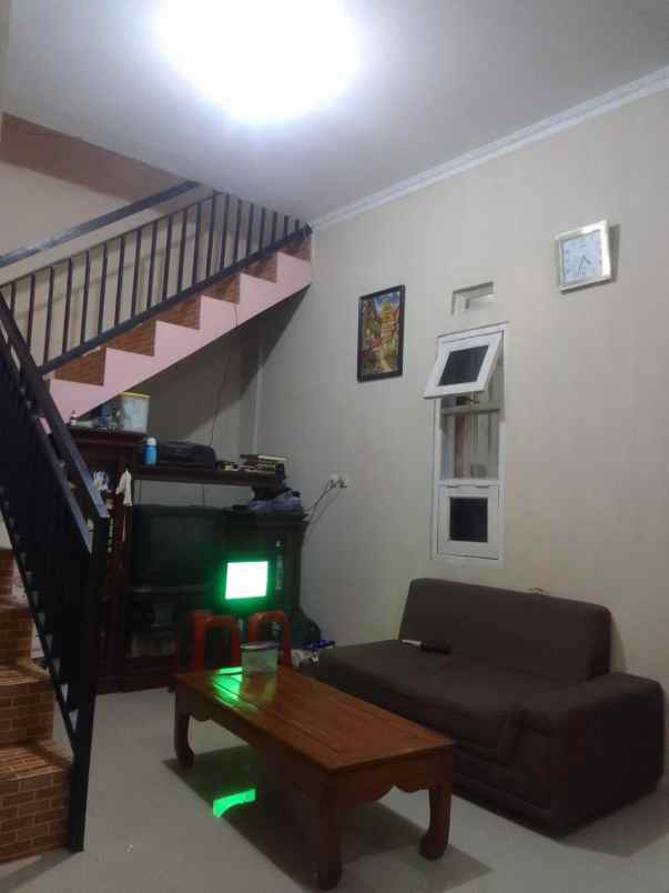 dijual rumah komplek pakusarakan cipageran
