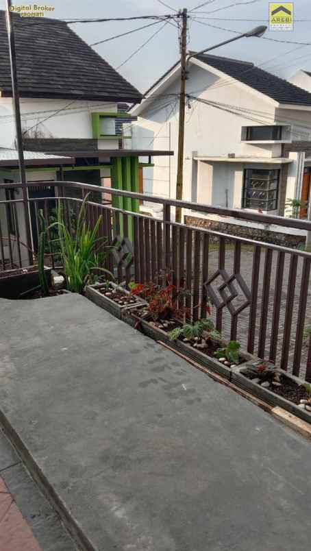 dijual rumah komplek pesona alam