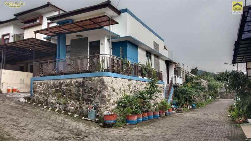 dijual rumah komplek pesona alam