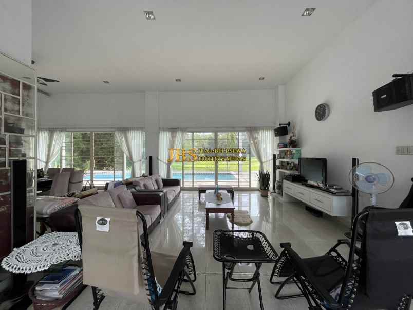 dijual rumah komplek royal sumatra