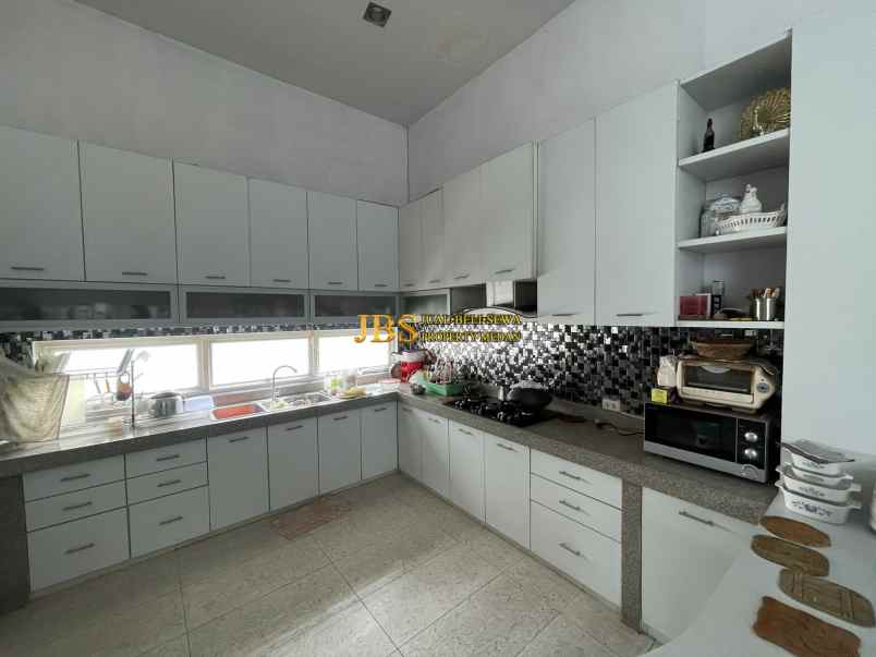 dijual rumah komplek royal sumatra