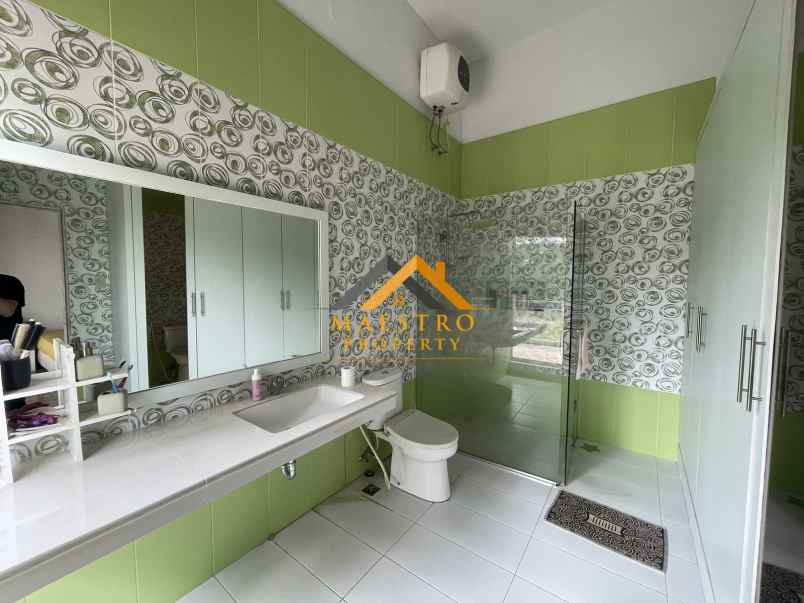 dijual rumah komplek royal sumatra