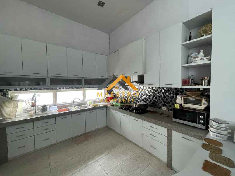 dijual rumah komplek royal sumatra