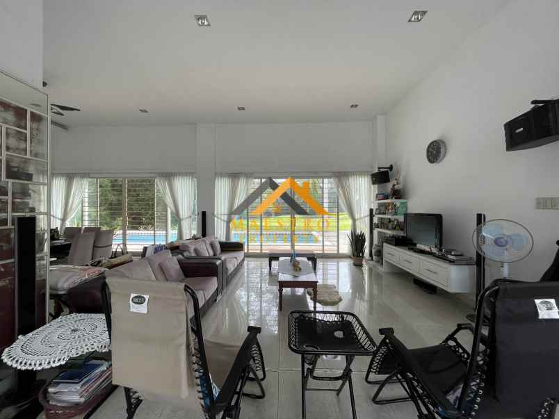 dijual rumah komplek royal sumatra