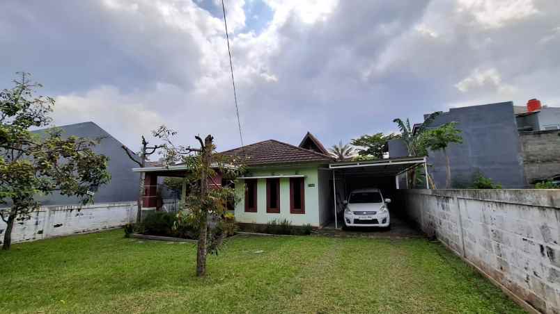 dijual rumah komplek sariwangi