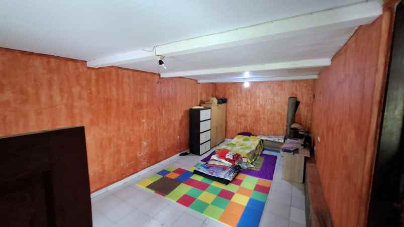 dijual rumah komplek sariwangi
