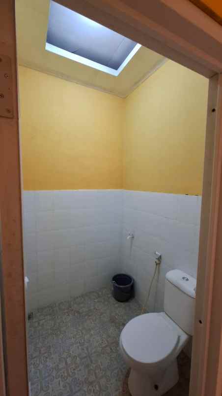 dijual rumah komplek sariwangi