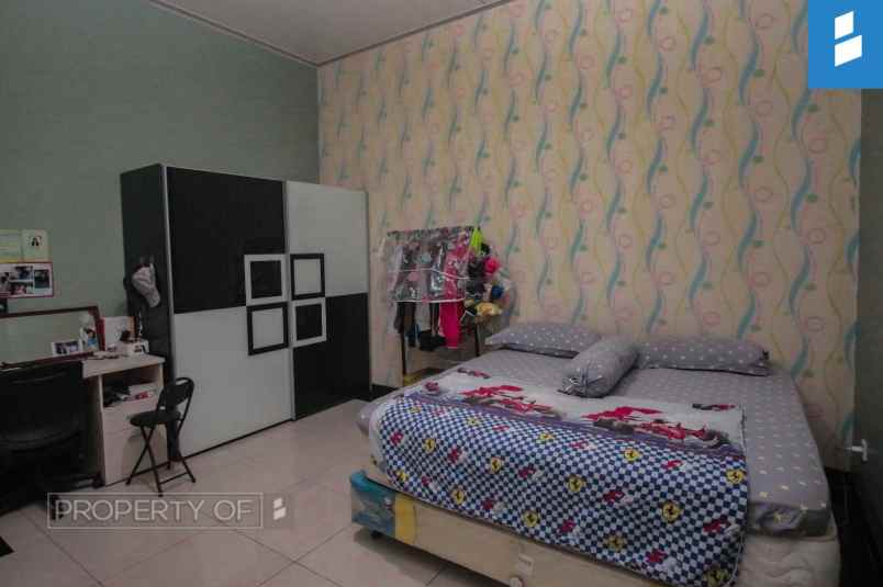 dijual rumah komplek surapati core