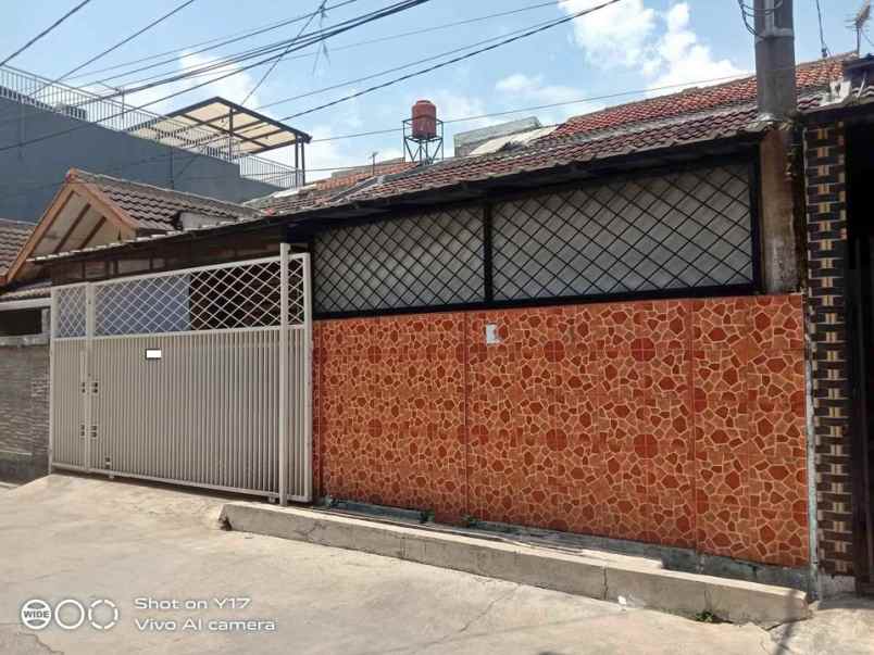 dijual rumah komplek taman cibaduyut