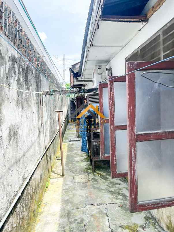 dijual rumah komplek wartawan jalan