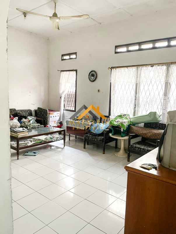 dijual rumah komplek wartawan jalan