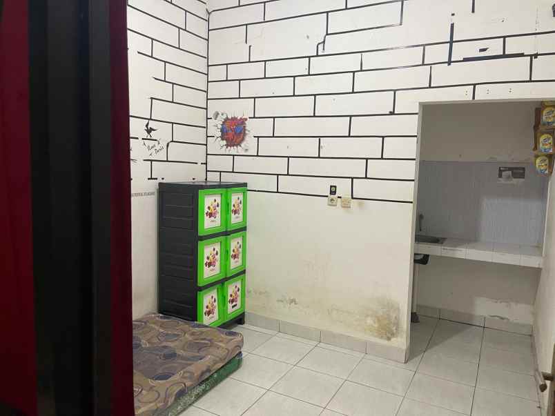 dijual rumah kost 53 kamar di belakang taman tekno bsd