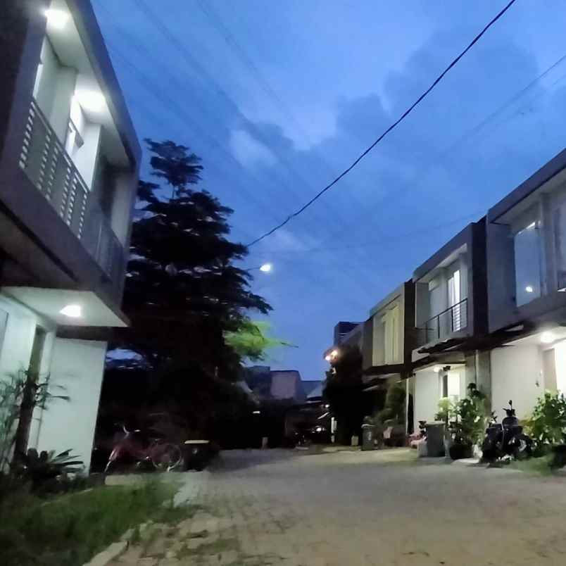 dijual rumah kramatjati