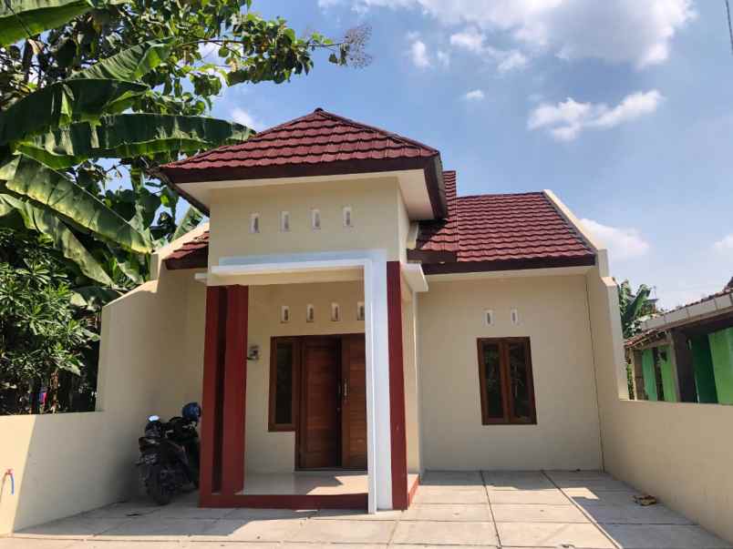 dijual rumah krawanan rt 01 rw 05