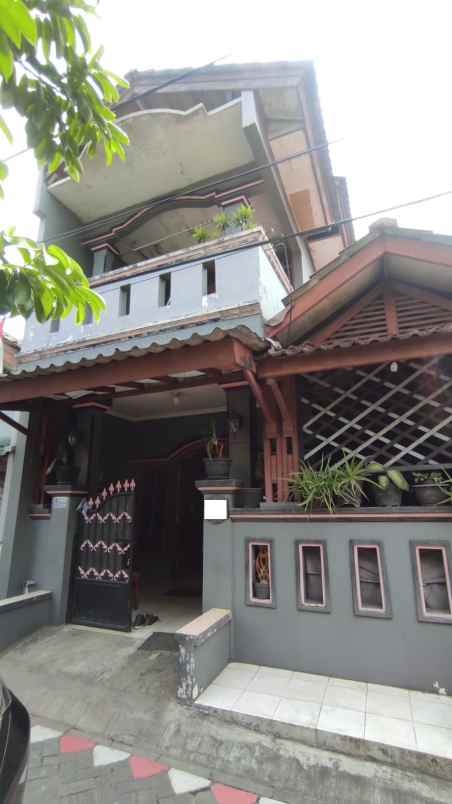 dijual rumah kunciran