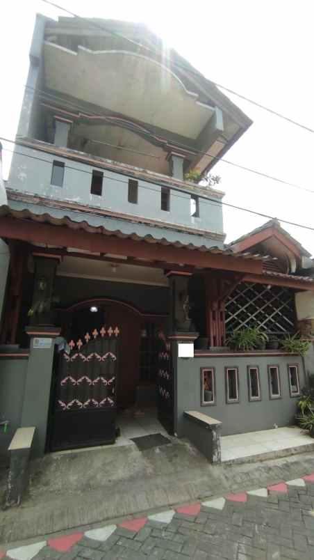 dijual rumah kunciran