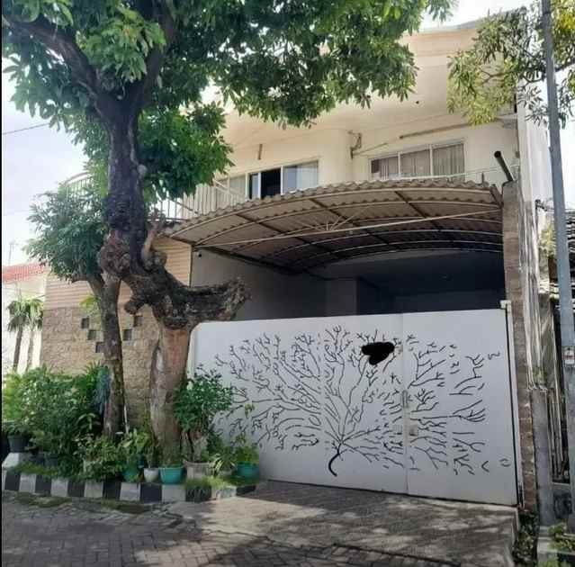 dijual rumah kutisari indah