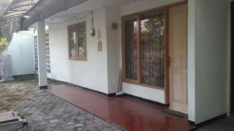 dijual rumah kutisari indah selatan