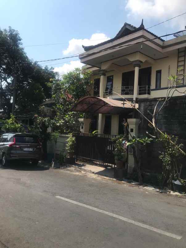 dijual rumah lantai 2 full furnished di denpasar utara