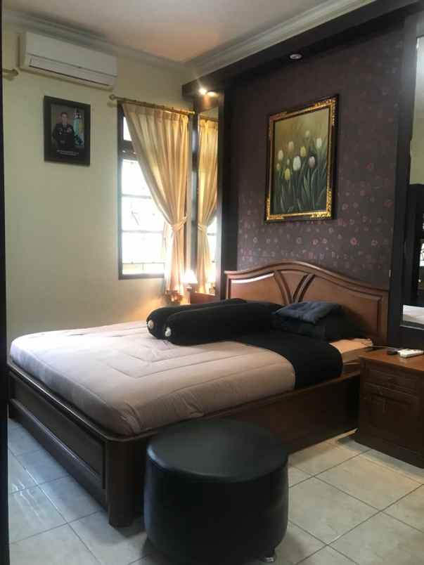 dijual rumah lantai 2 full furnished di denpasar utara