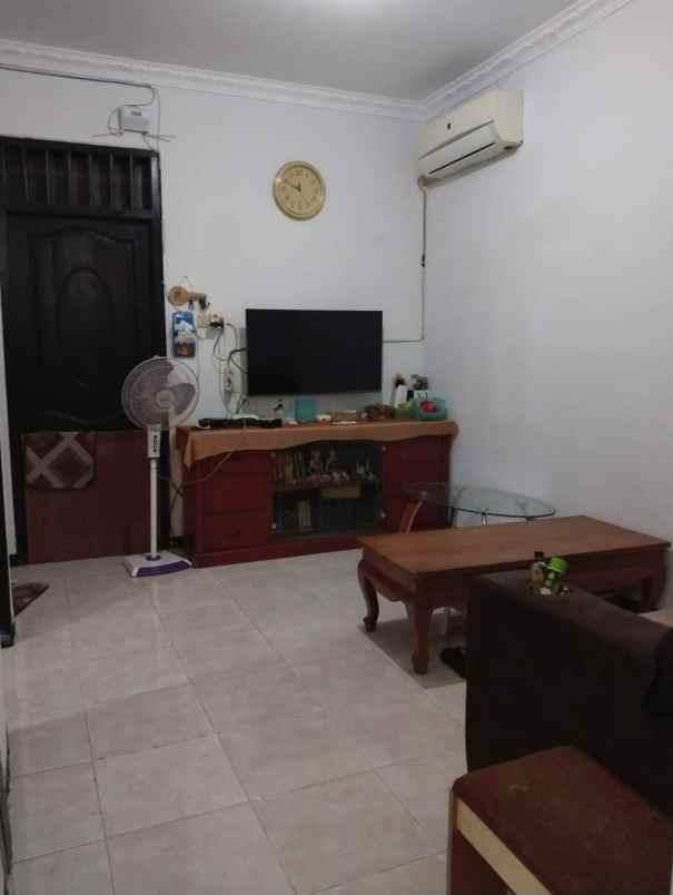 dijual rumah lebak timur