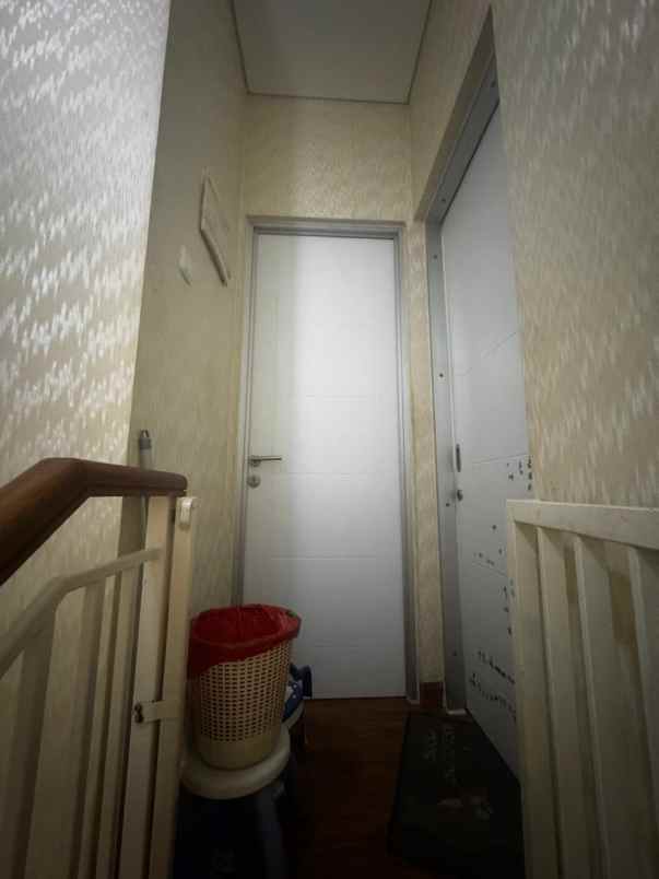 dijual rumah lengkong gudang serpong