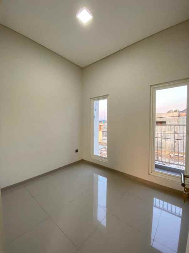 dijual rumah lokasi ikan tombro lowokwaru malang