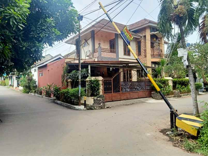 dijual rumah lokasi strategis akses