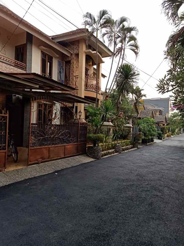 dijual rumah lokasi strategis akses