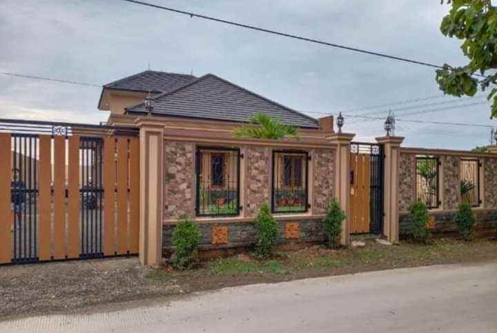 dijual rumah luas pinggir jalan di langensari majalaya