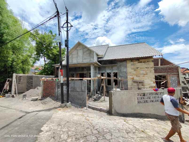 dijual rumah maguwoharjo