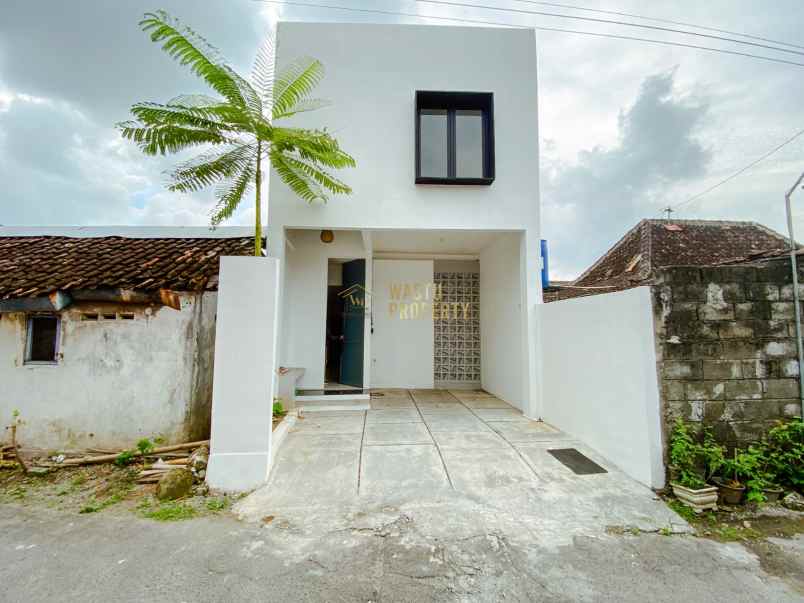 dijual rumah maguwoharjo depok sleman